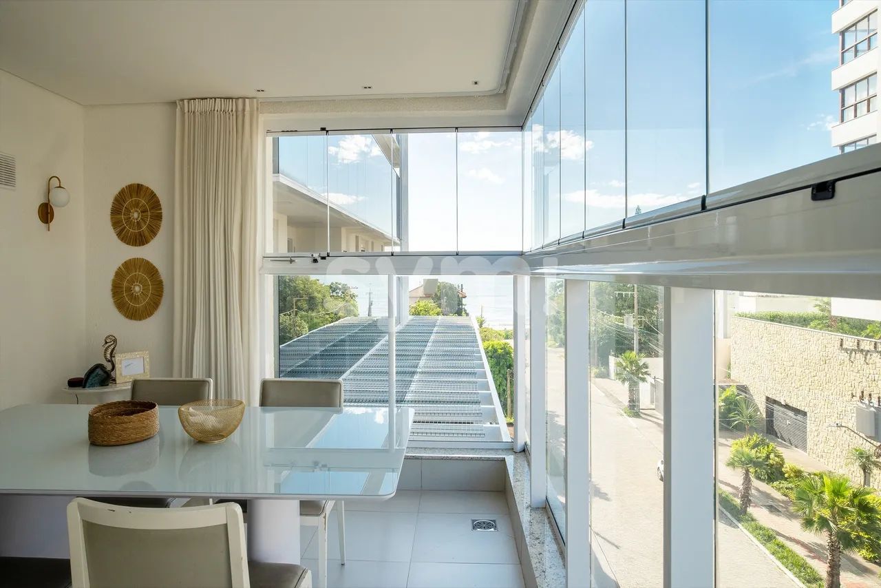 APARTAMENTO PERTO DA PRAIA -3 SUÍTES