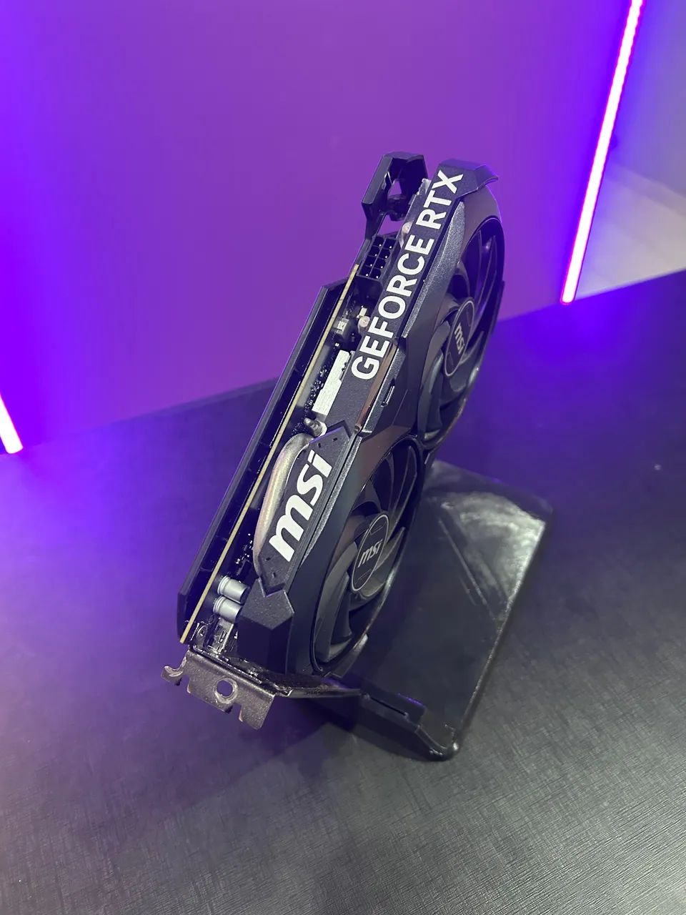 GeForce RTX 4060 Ventus 2x BLACK 8G OC  - Foto 2