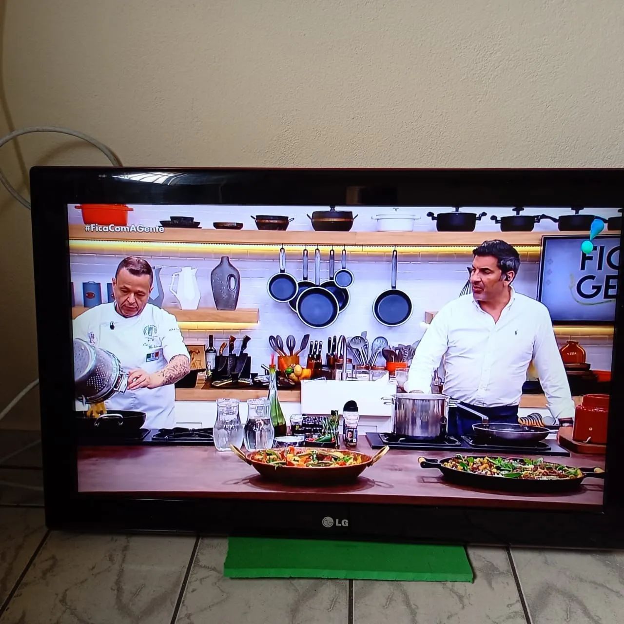 Vende-se tv LG 32 polegadas  - Foto 2