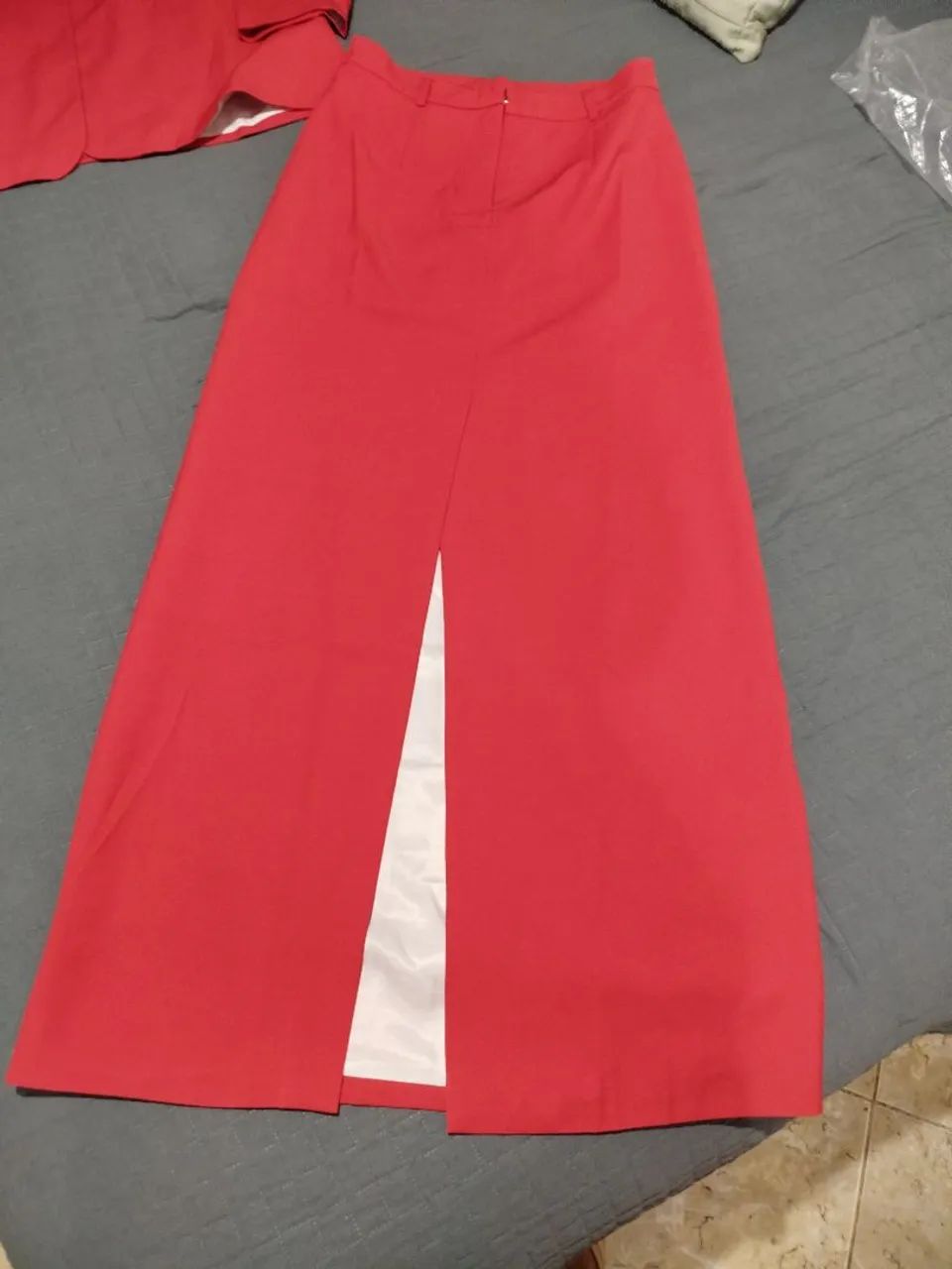 Conjunto alfaiataria vermelho saia e blazer  - Foto 3