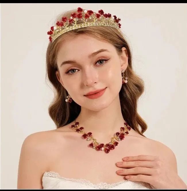 Conjunto rosas vermelhas Coroa , colar e par de brincos  - Foto 2