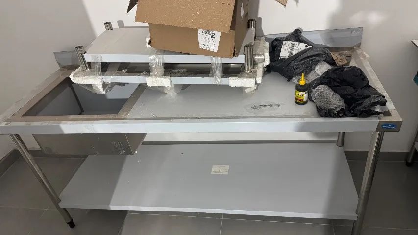 Mesa Inox com Pia - Foto 3