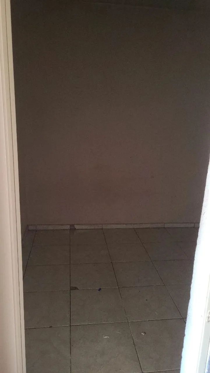 Alugo casa água e luz inclusos - Foto 5