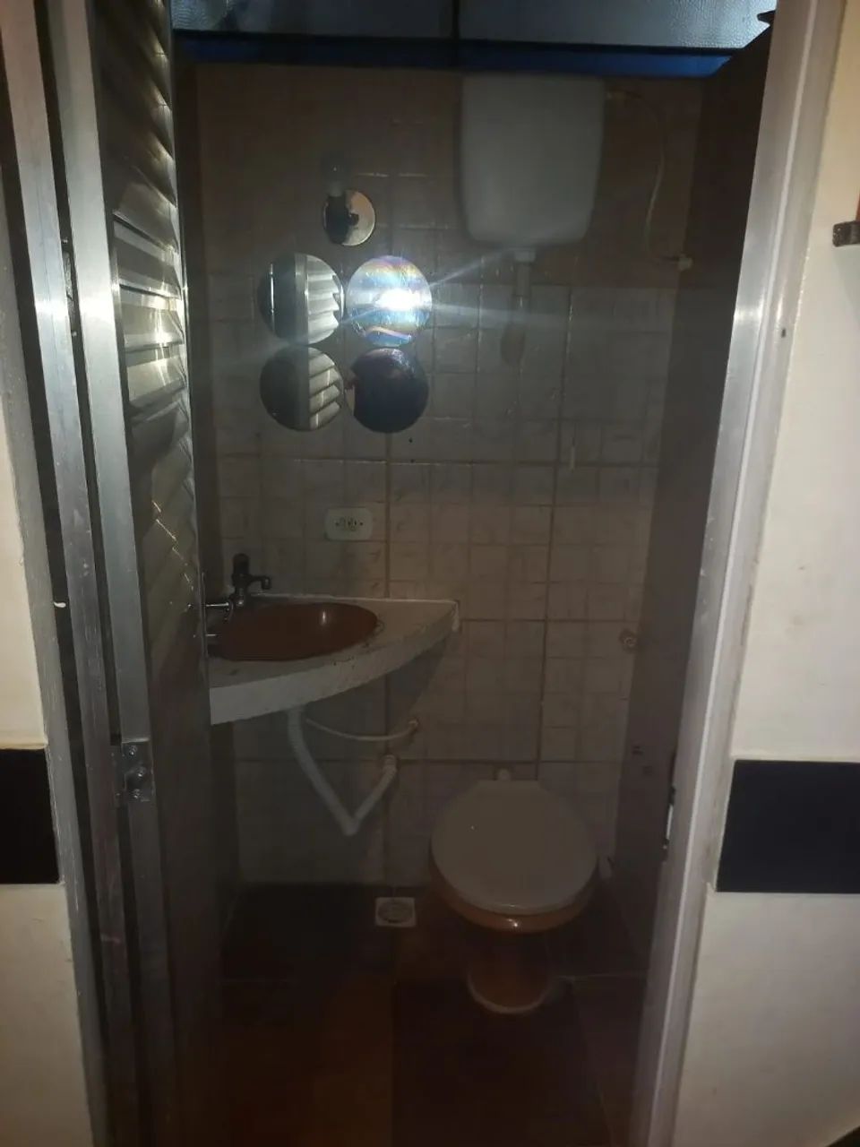 Água e luz inclusos , mobiliado ou vazio. Térreo  - Foto 5