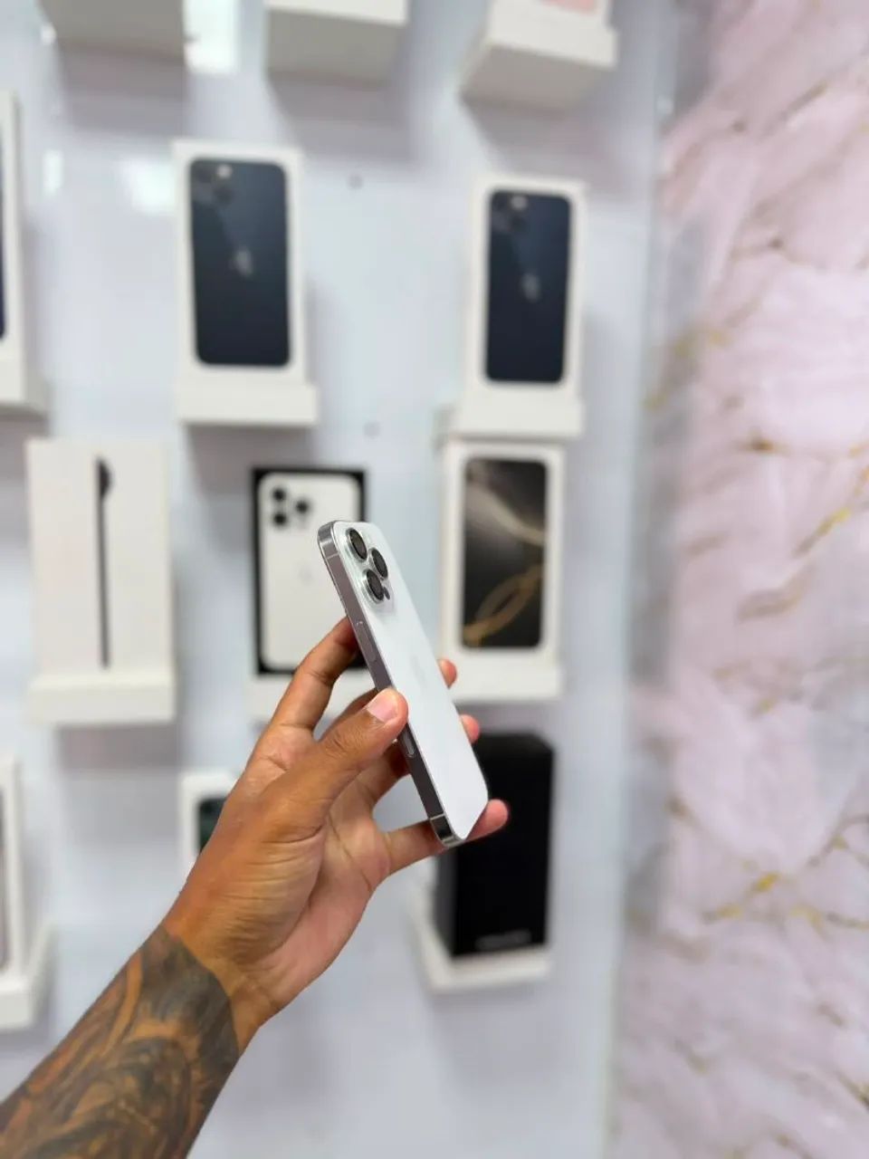 IPHONE 16 PRO 256GB<br>R$ 4.599 - Foto 4