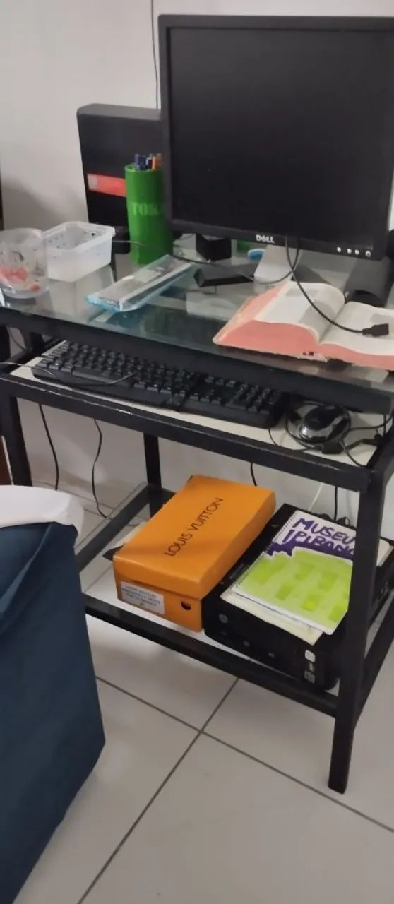 Computador com mesa com tampa de vidroMause, teclado. ,cpu - Foto 5
