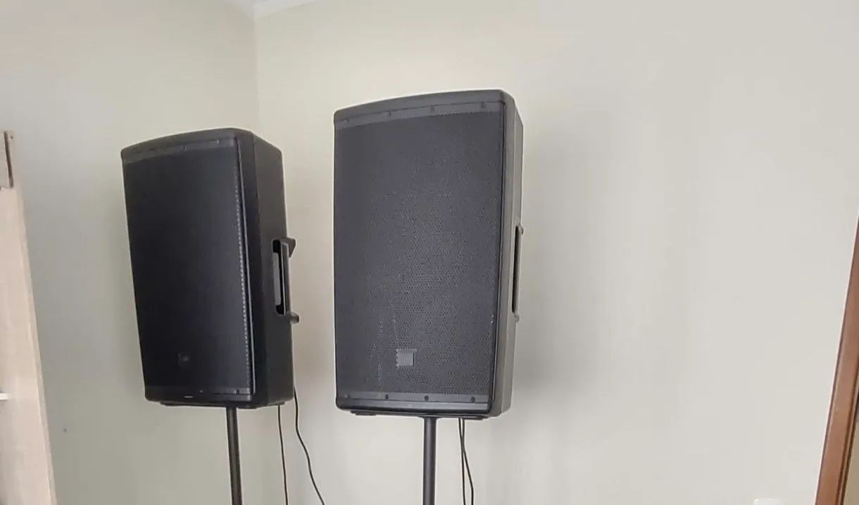 Par de caixa ativa JBL EON 615