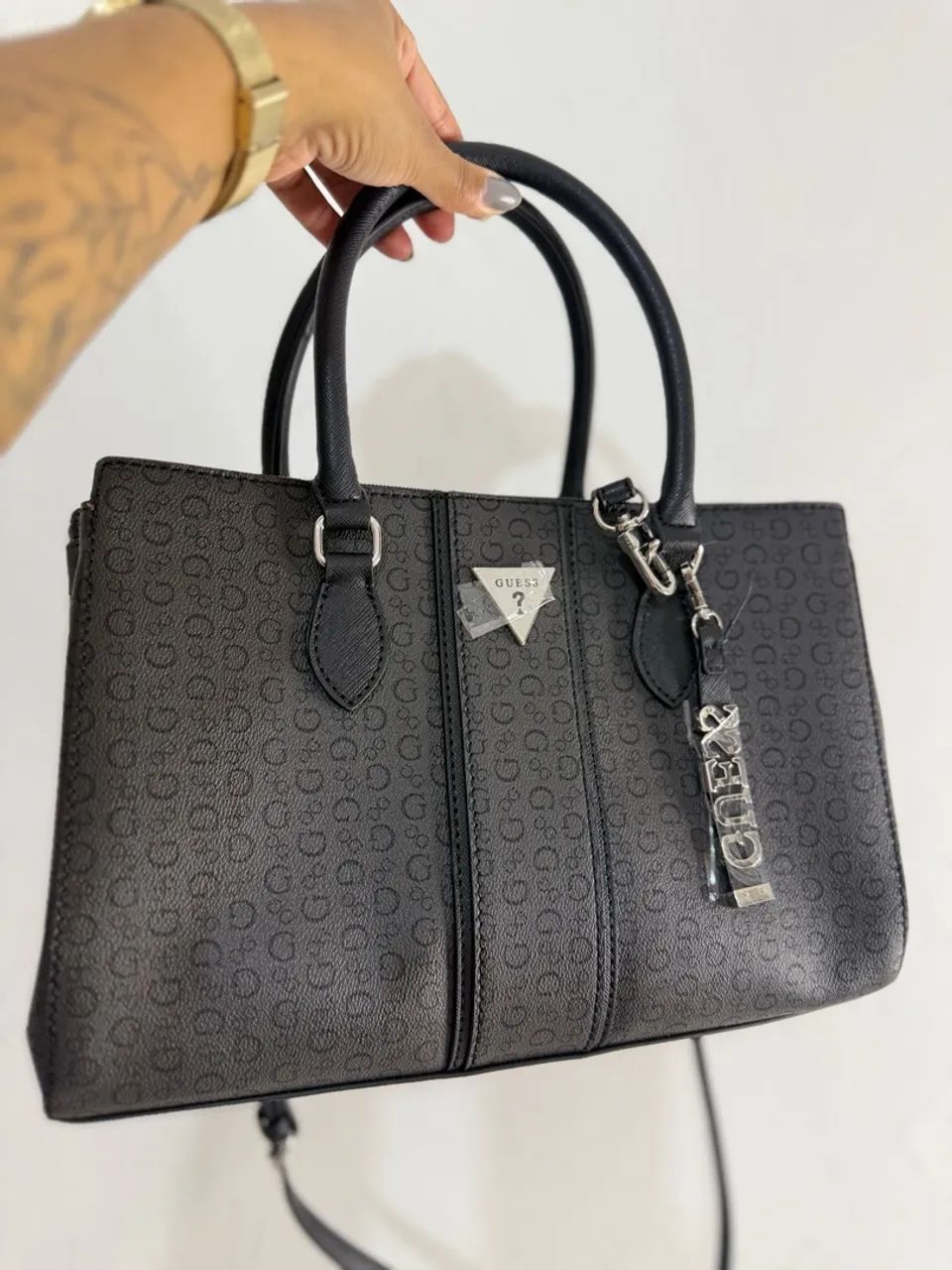 Bolsa Guess original cinza chumbo - Foto 2
