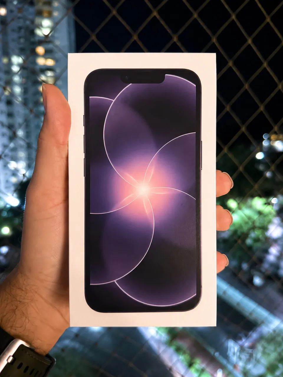 iPhone 17e preto com 256 GB, chip A19, câmera de 48 MP, MagSafe e caixa original - Foto 3