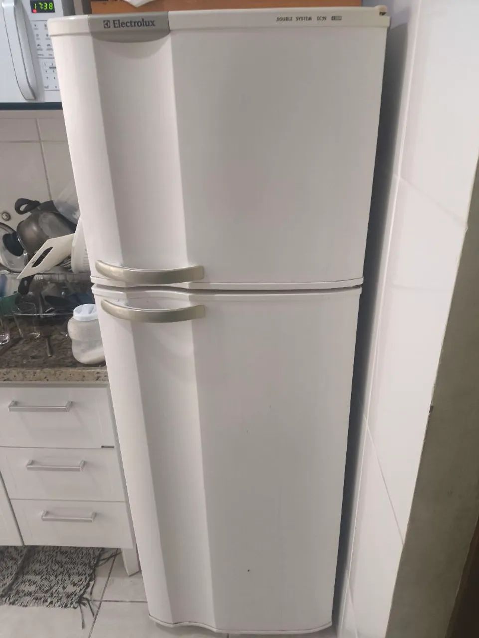Vendo Geladeira Eletrolux 390