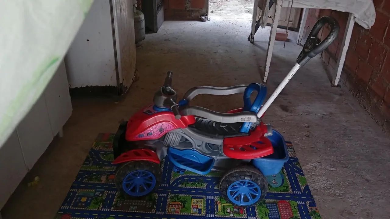 Vendo esse carrinho de menino 300, mas tem cvs  - Foto 2