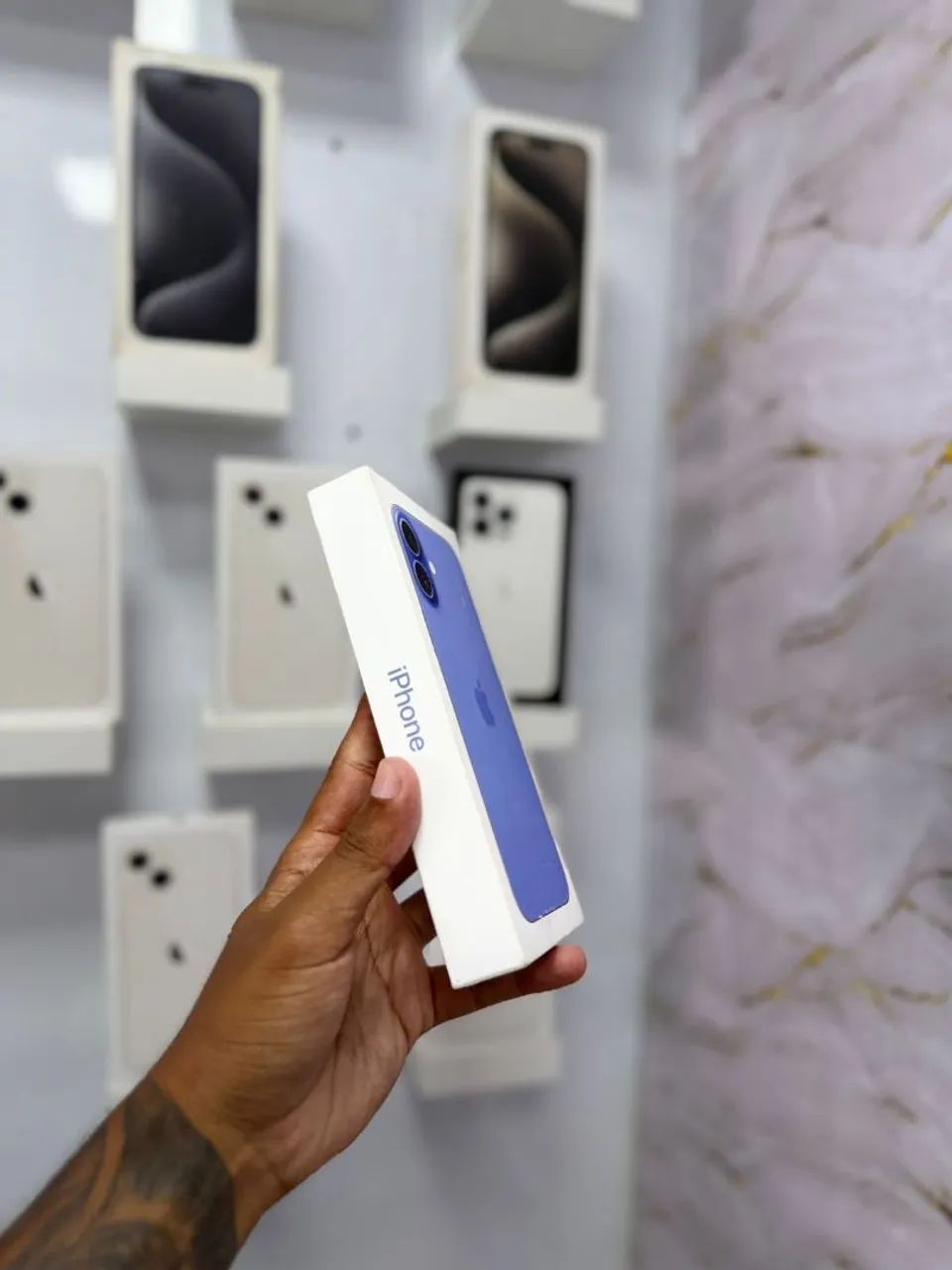 IPHONE 16 PLUS 128GB NOVO<br>R$ 5.099,00 - Foto 2