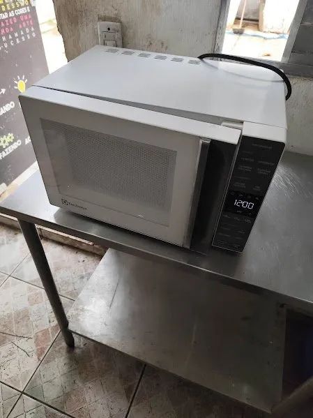 Micro-ondas Electrolux 23L Branco 127v - Foto 2