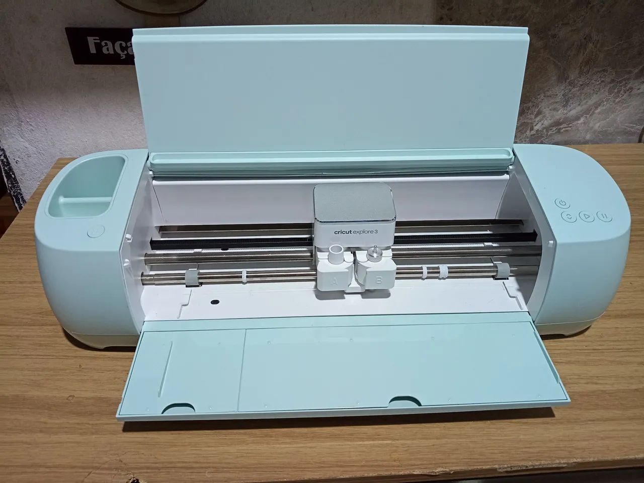 VENDO MAQUINA DE CORTE CRICUT NOVA