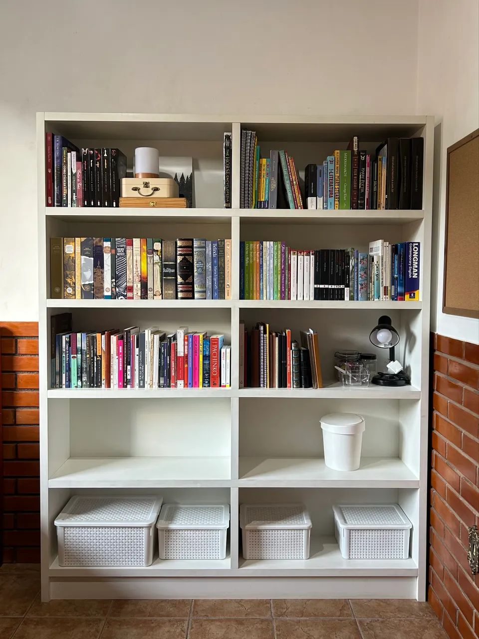 Estante branca em MDF - 1,88m x 1,5m