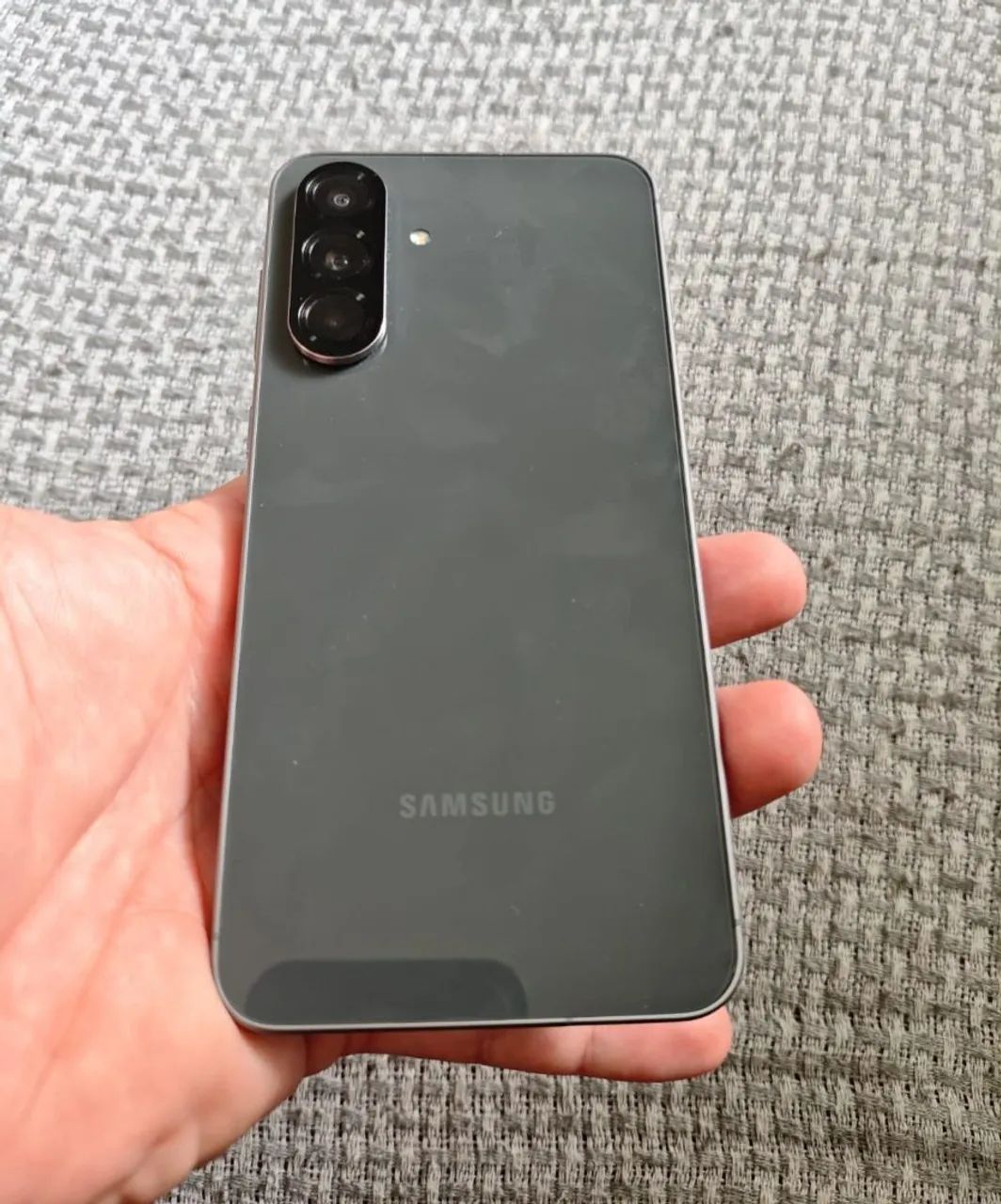 Samsung A56 8/128GB.