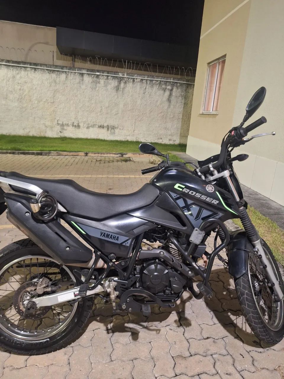 CROSSER / 23 