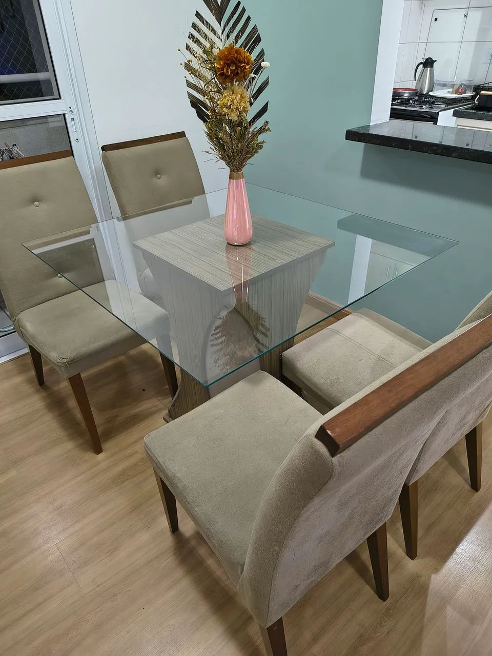 Mesa tampo de vidro com 4 cadeiras  - Foto 3