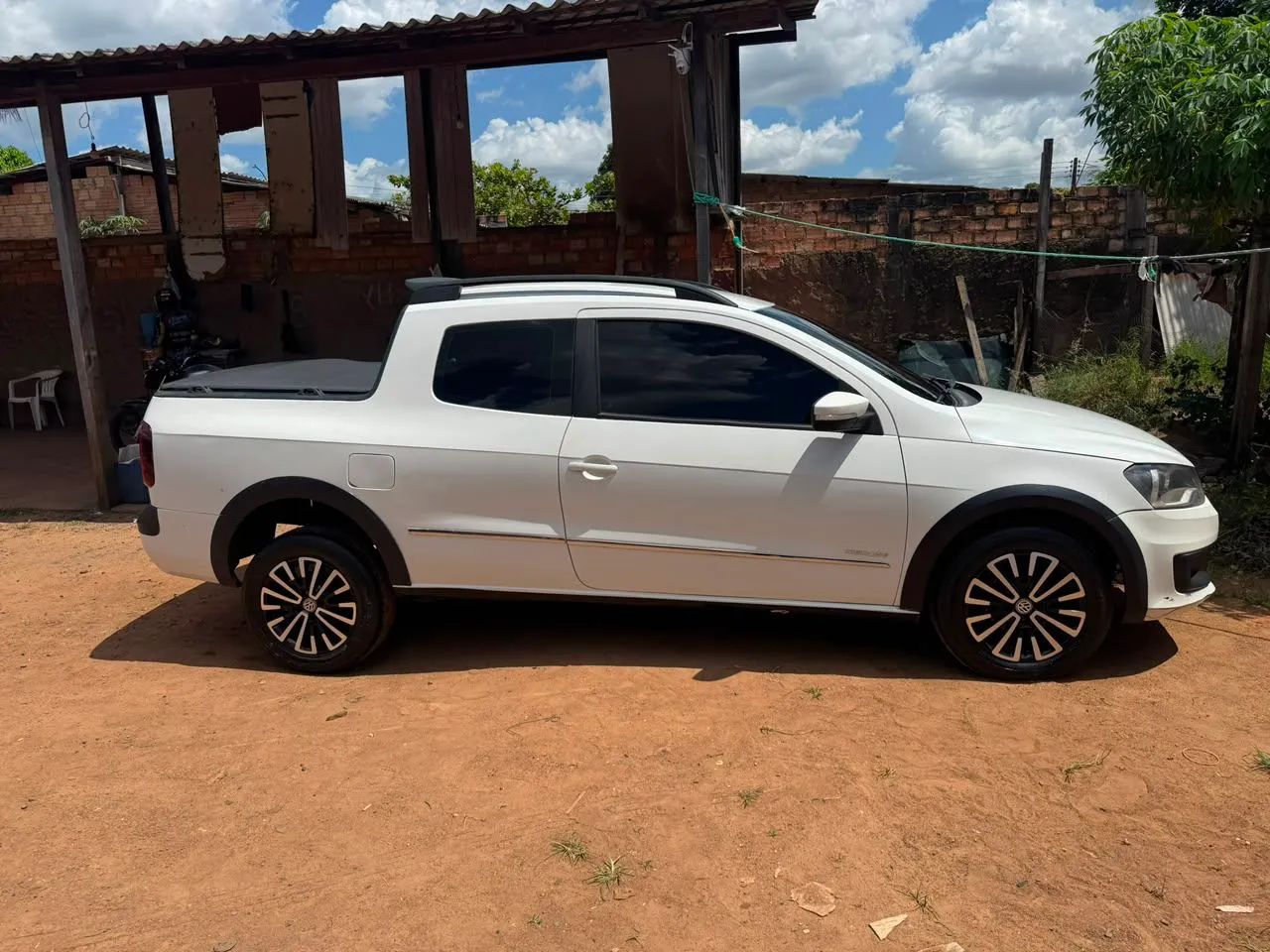 Volkswagen Saveiro Trendline 1.6 T.flex 8V CD 2016 - Foto 2