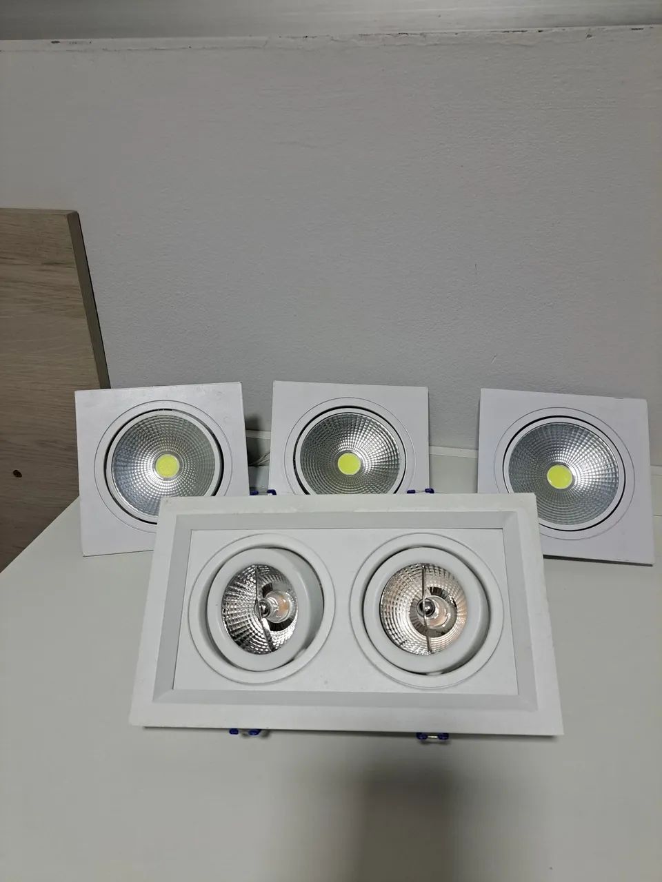Vendo 01 Spot Duplo de Embutir e 03 Spots Quadrado Monobloco LED COB Diamante 12W