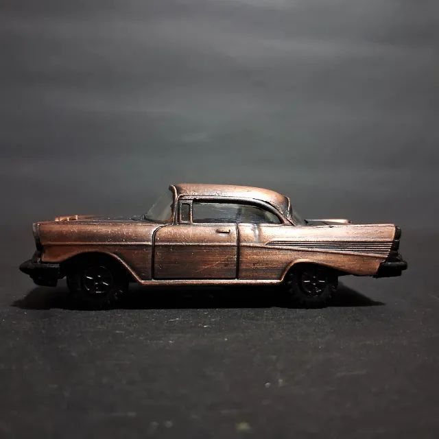 Apontador de Mesa em formato de Cadillac Bel Air Em Metal Miniatura - Foto 4