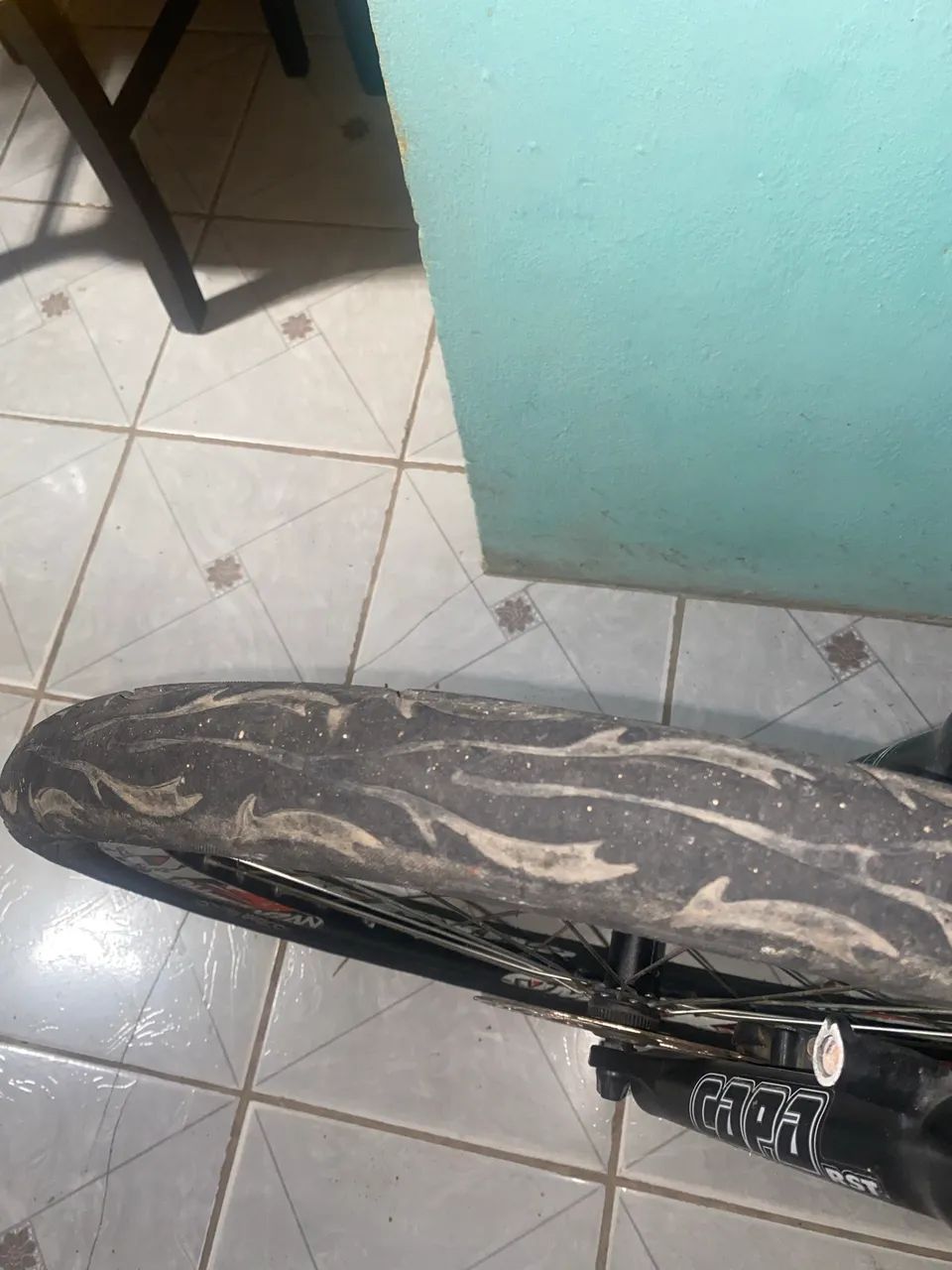Vendo bicicleta aro 24 freio hidráulico  - Foto 2