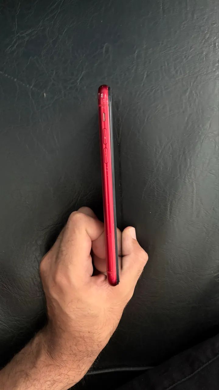 iPhone 11 vermelho 100% da bateria LEIA A DESCRIÇÃO*