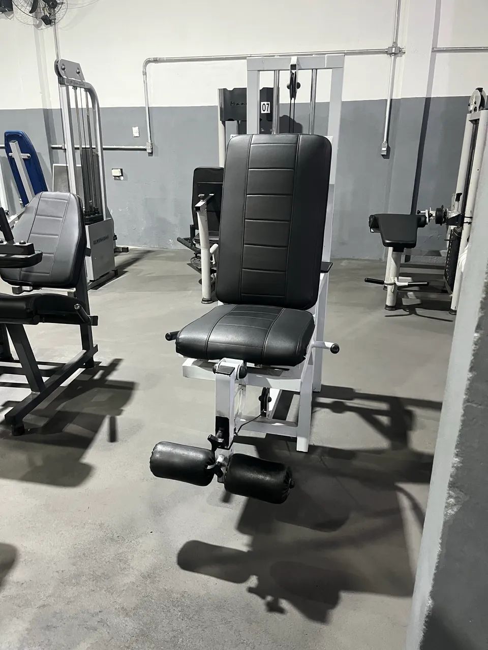 Vende-se cadeira extensora em ótimo estado - Foto 2