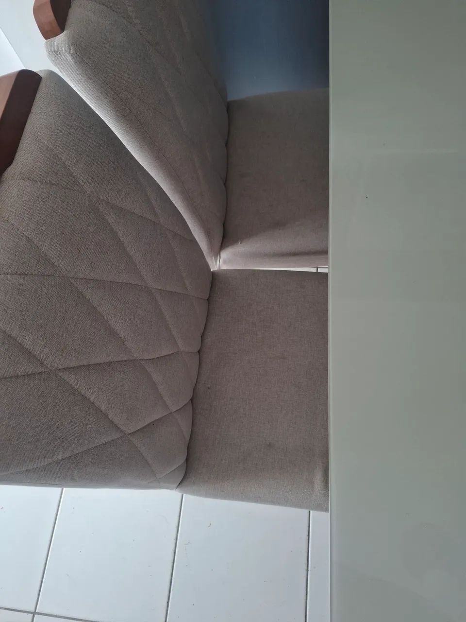 Mesa 4 cadeiras , madeira maciça.  - Foto 2