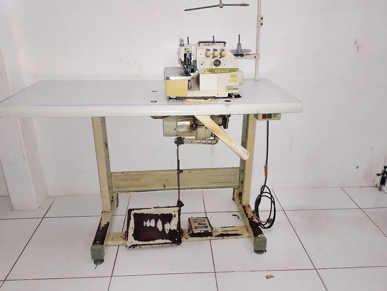 Overlock industrial  - Foto 4