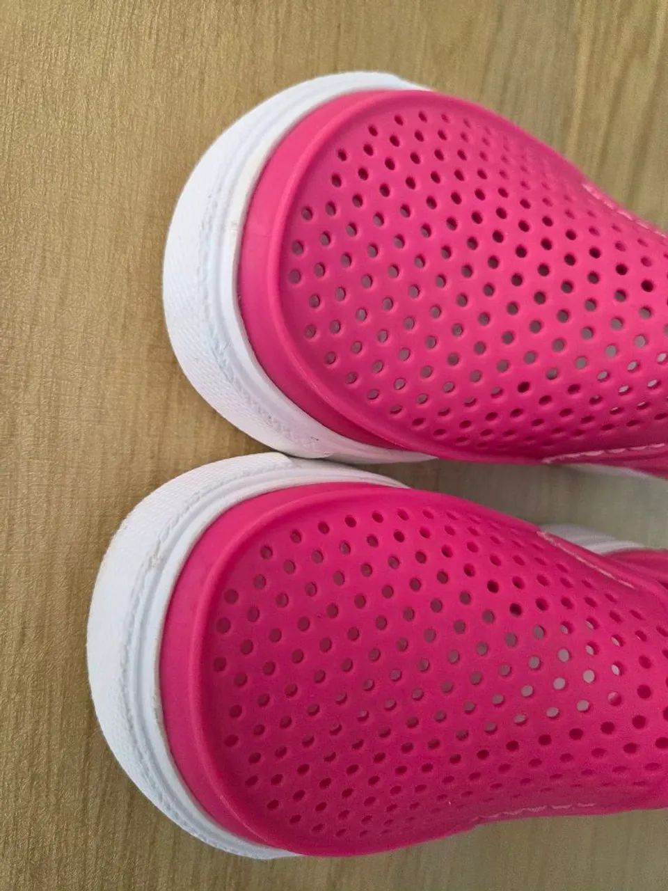 tenis slip on crocs rosa c6 - Foto 4