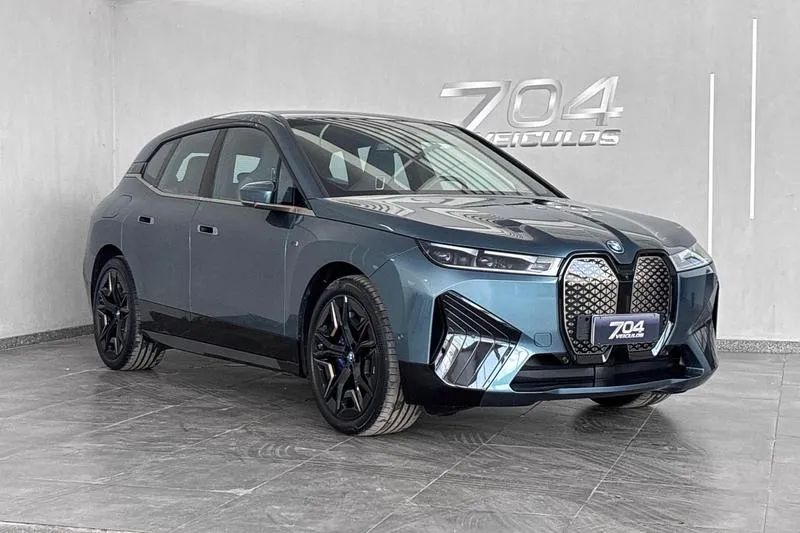 BMW IX M60 (elétrico) 2024