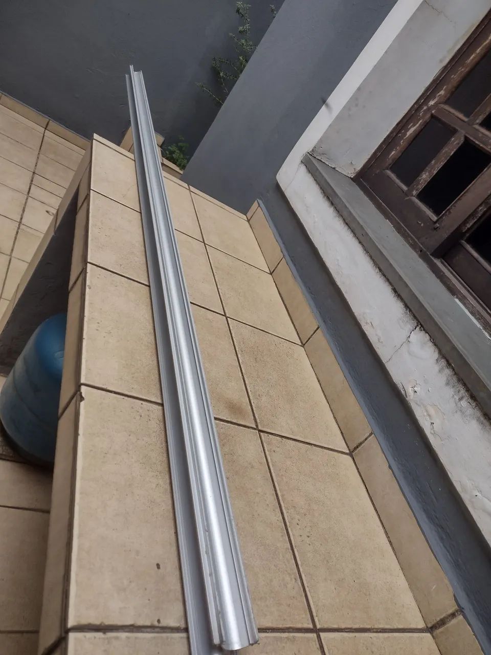 Vendo 6 PERFIS de alumínio para DIVISÓRIAS  - Foto 3