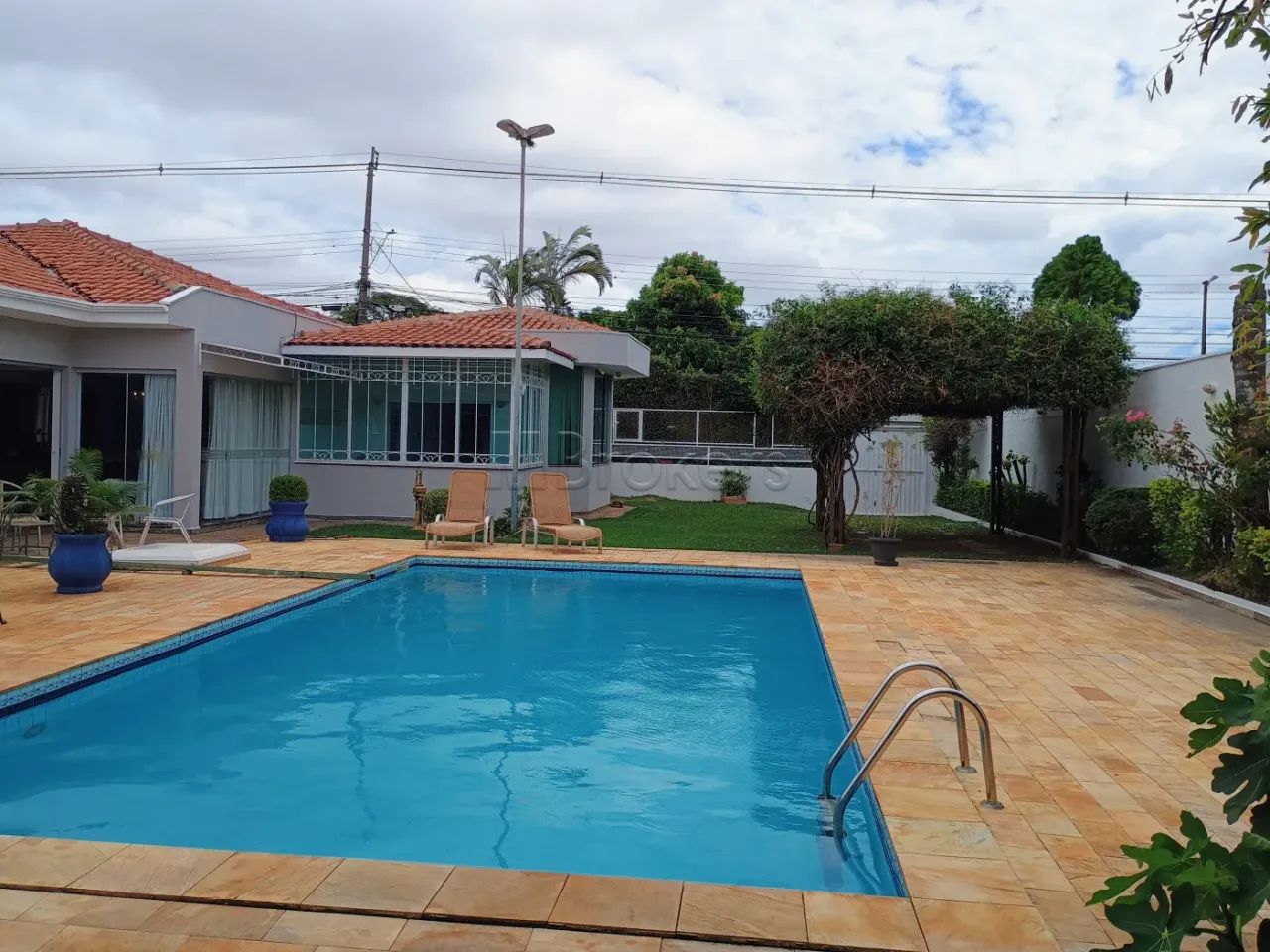 Aconchegante residencia com amplo quintal! - Foto 4