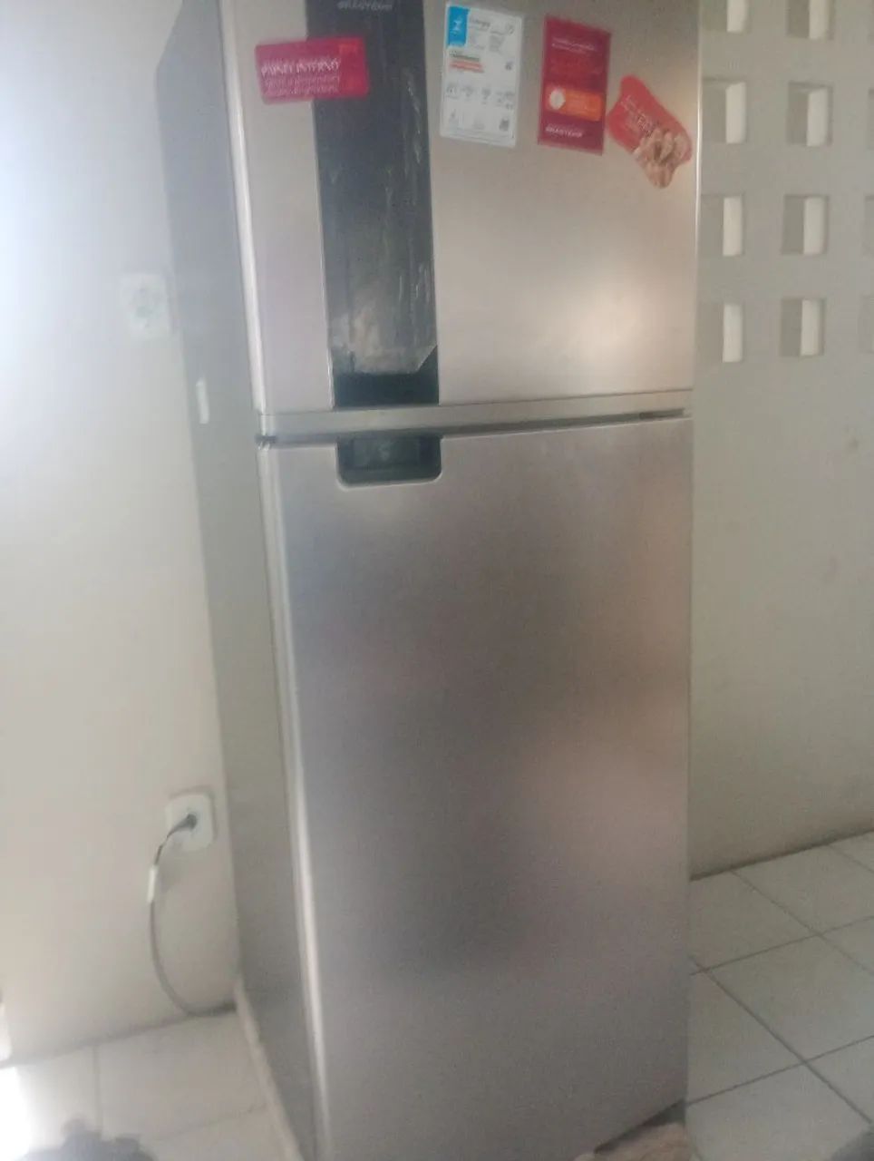 Vende-se geladeira  nova Brastemp 