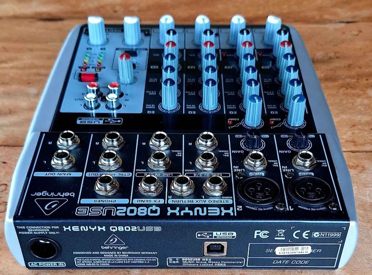 Mesa 802 USB Behringer 