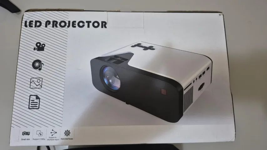 Mini projetor LED portátil Yeacher - Foto 4