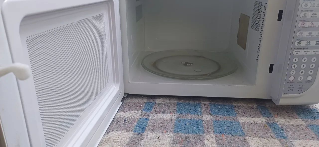 Microondas Electrolux 31 litros 220v  - Foto 2