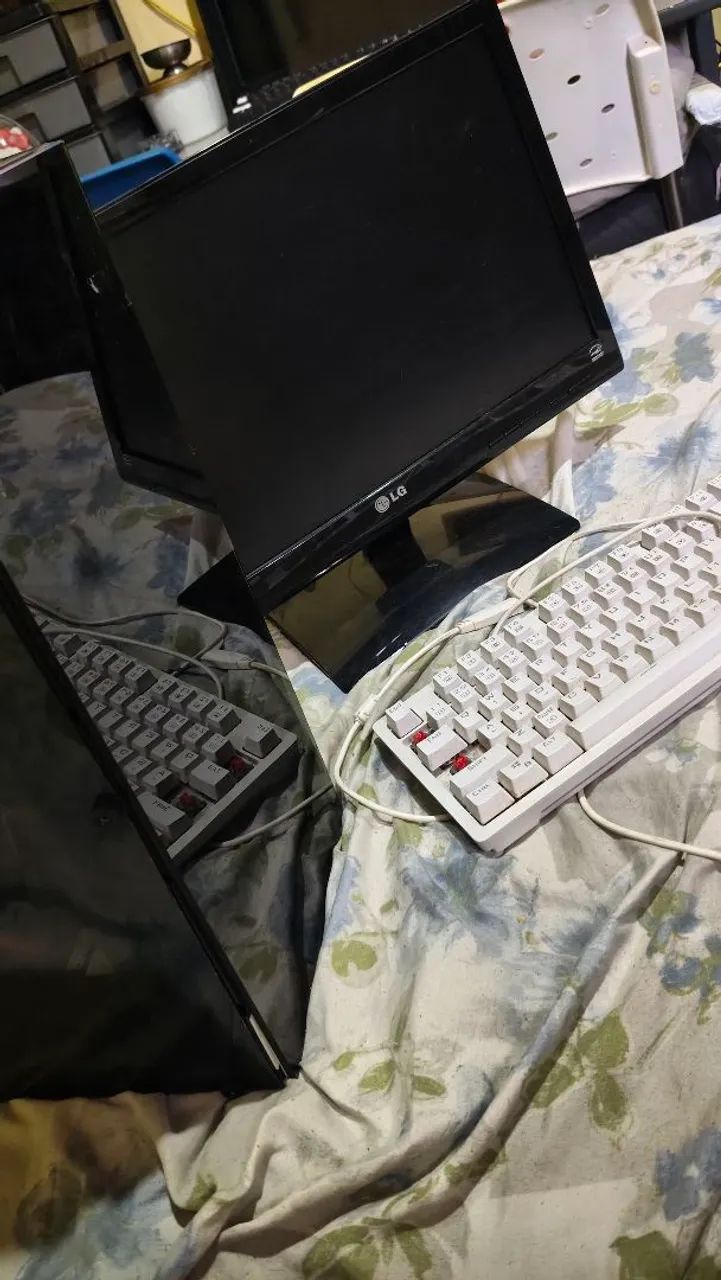 Pc, monitor e teclado