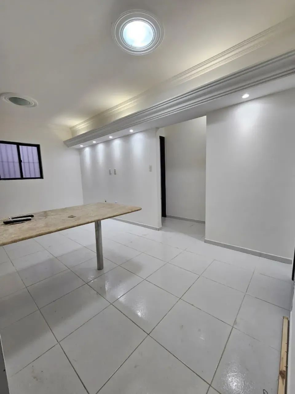 alugo apartamento com 3 quartos sendo um Suíte