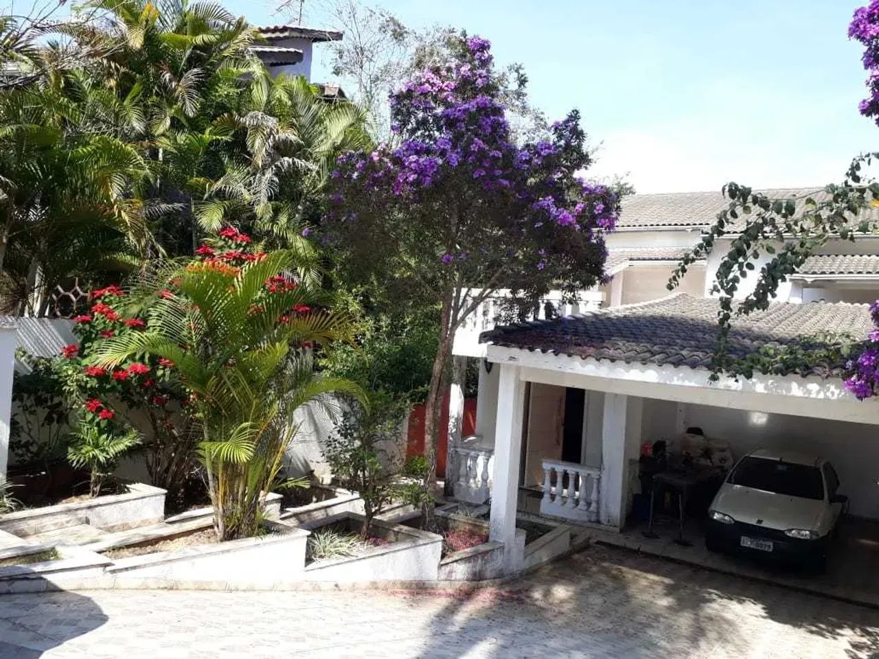 Casa em Condomínio - Venda e Locação