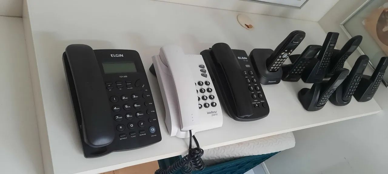 Aparelhos de telefone antigos