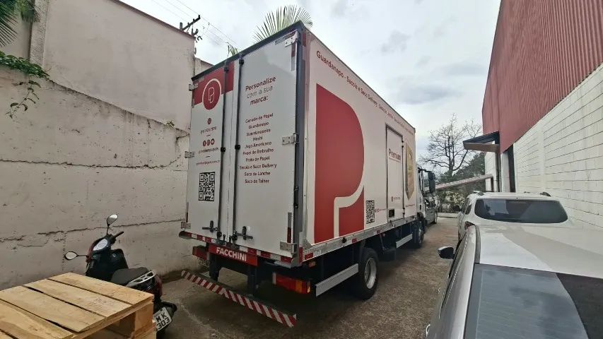 Iveco Tector 9-190 Baú Fechado - Foto 3