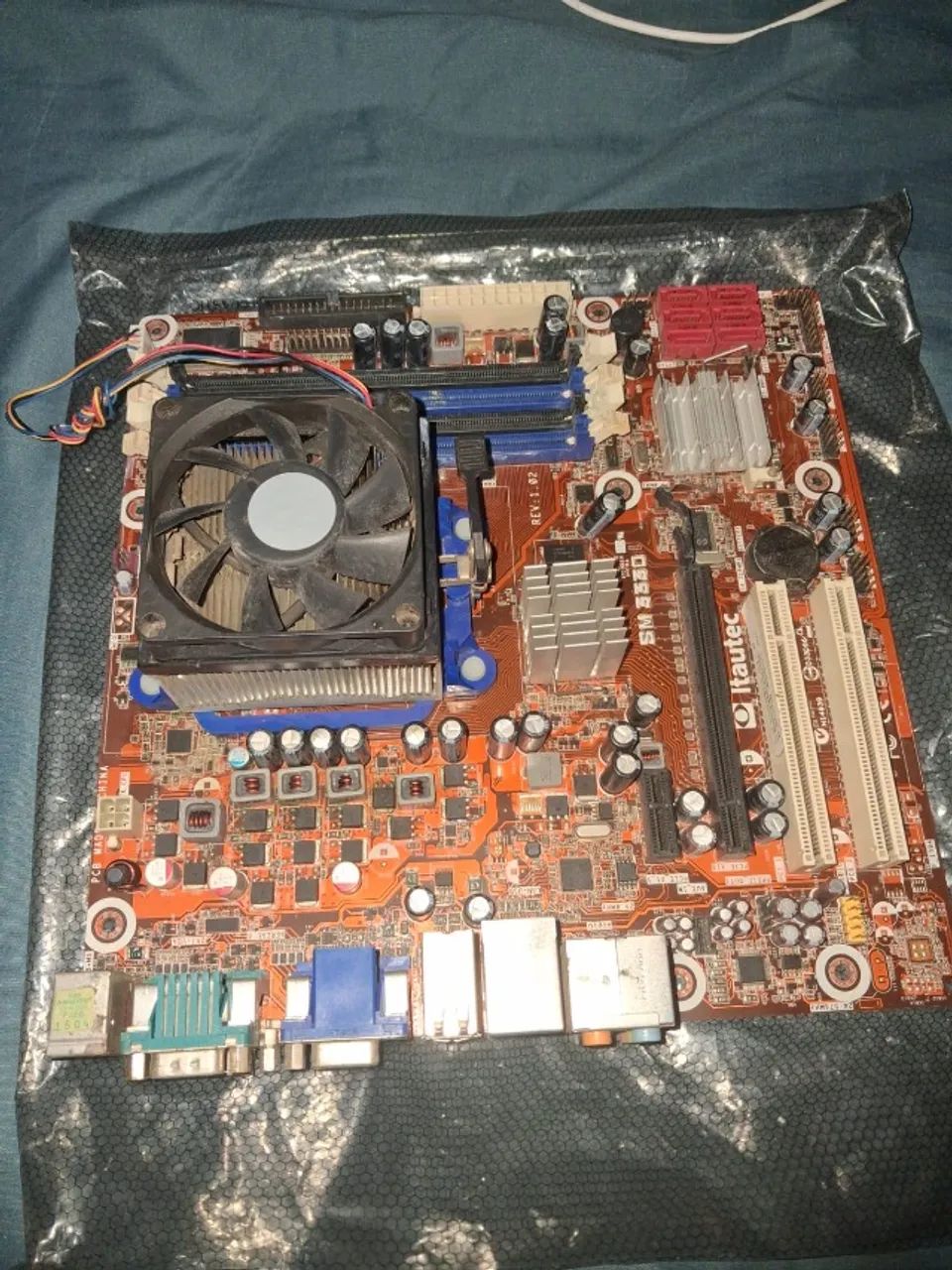 Placas mãe com defeito