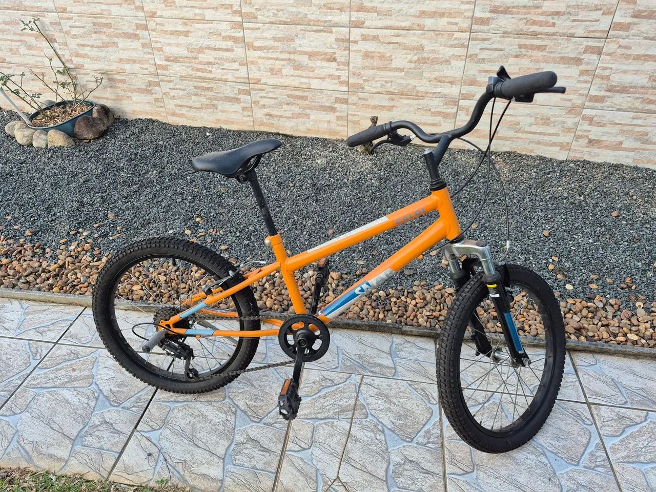 Bicicleta aro 20 e 7 marchas