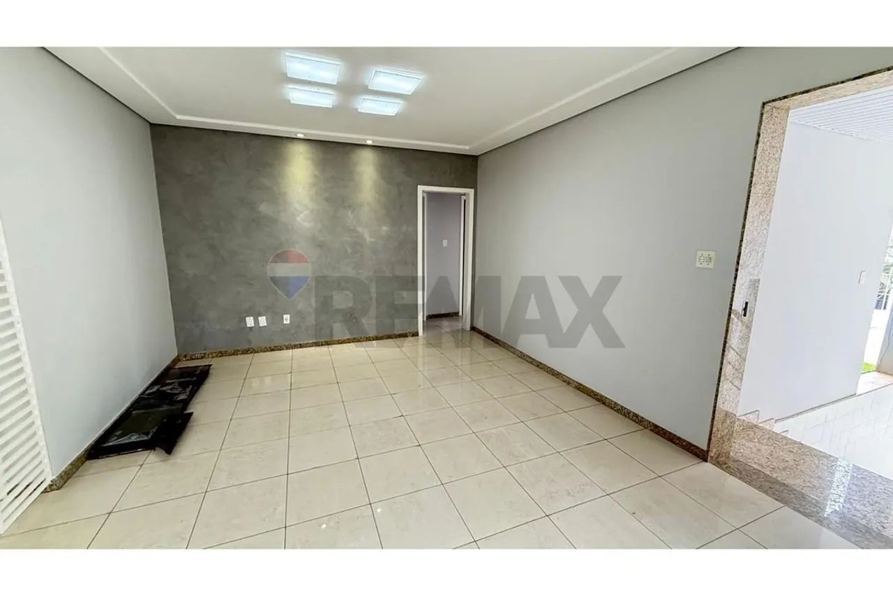 "Casa à Venda: 3 Quartos no Bairro Veneza 2" - Foto 5