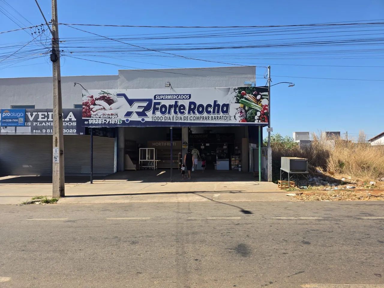  Vendo Todos os Equipamentos e Mercadorias 