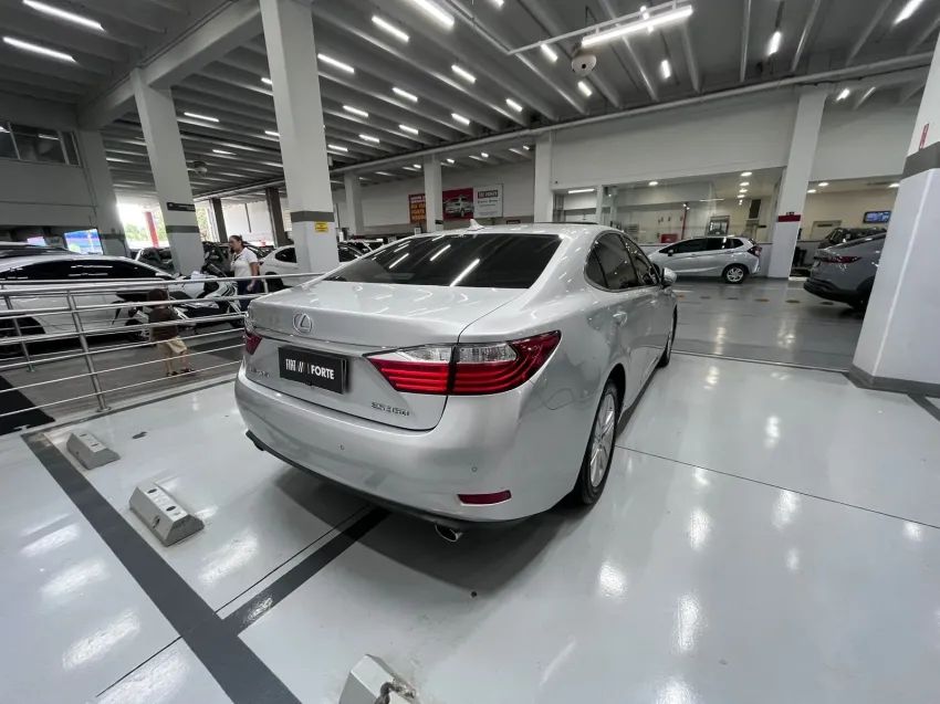 Lexus ES-350 3.5 24V 284cv, foto 14 de 16