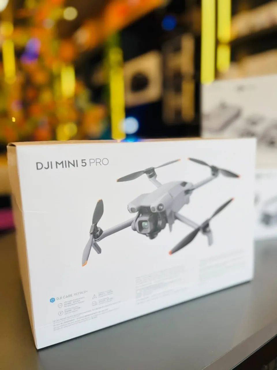 DRONE DJI MINI 5 PRO - CÂMERA 4K PROFISSIONAL  O DJI Mini 5 Pro é um drone compacto e dobr - Foto 3