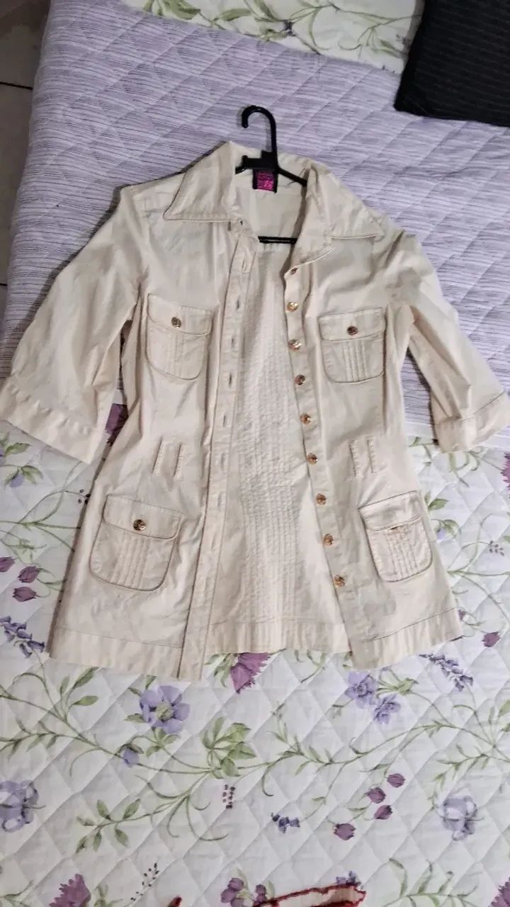 Blusa branca cinturinha
